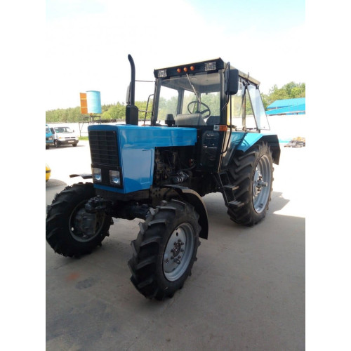 Трактор МТЗ БЕЛАРУС с низкопрофильной кабиной