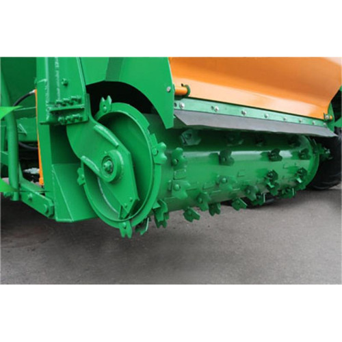 Кормораздатчик ПРСК-12 с загрузочной фрезой