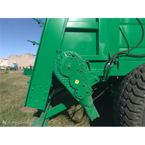 Машина для внесения твердых органических удобрений  МТТ-11