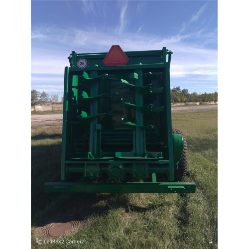 Машина для внесения твердых органических удобрений  МТТ-11