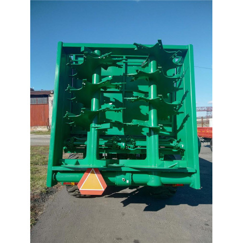 Машина для внесения твердых органических удобрений МТУ-18