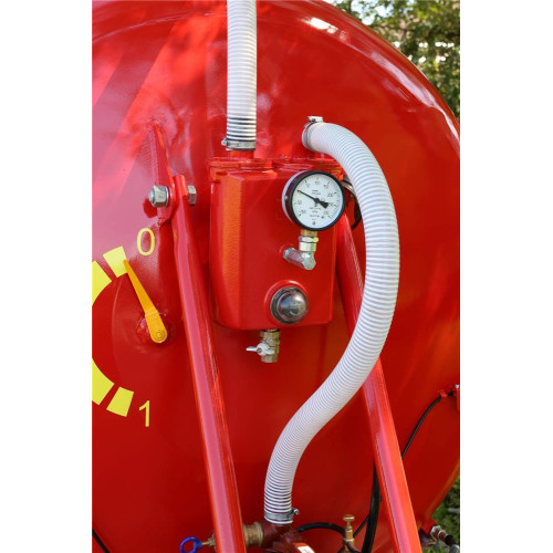 Машина для внесения жидких органических удобрений МЖТ-3