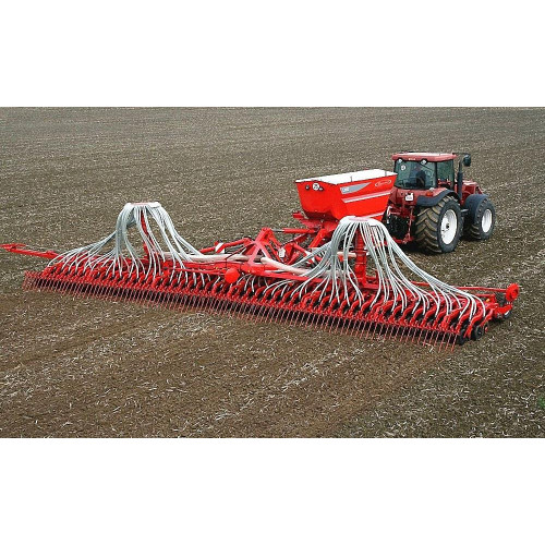 Сеялка пневматическая широкозахватная СПШ-9/9 у «Берестье»