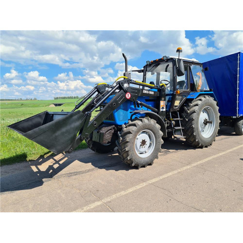 Погрузчик ДМЭ-1000 на базе трактора Беларус